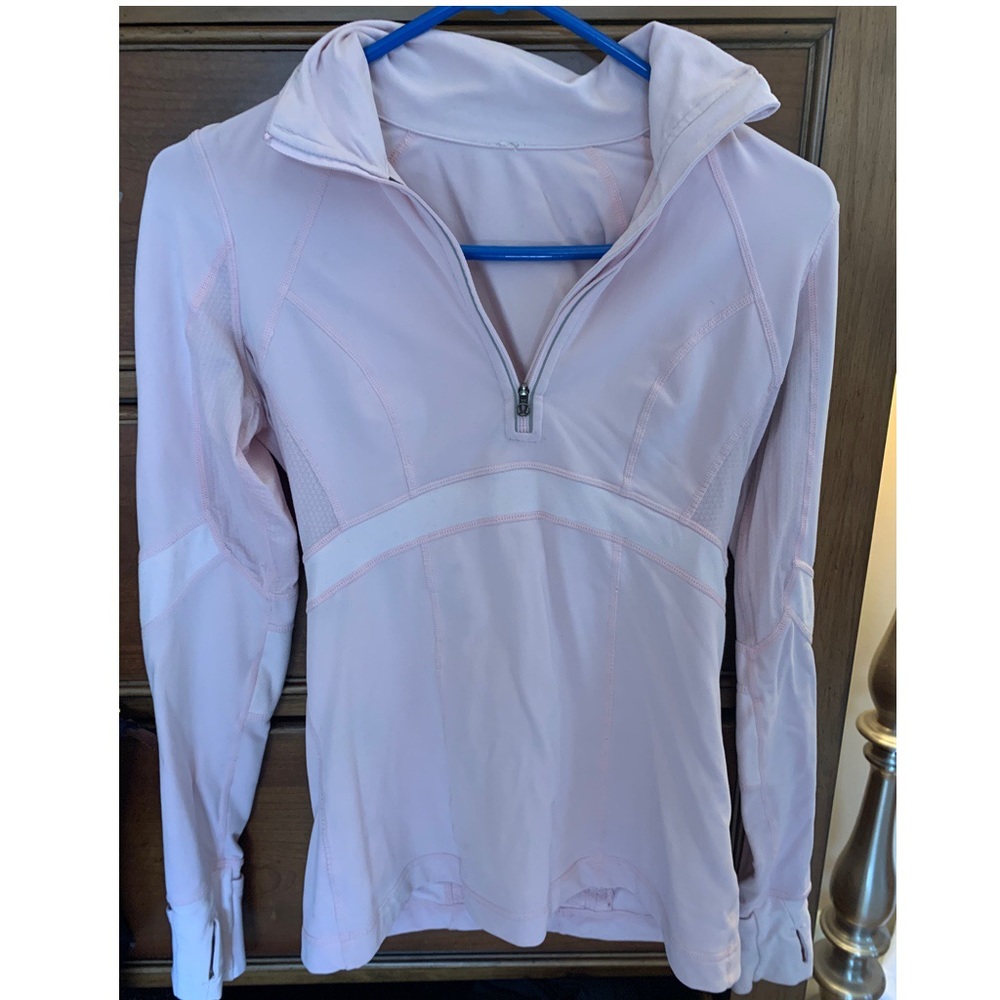 Woman’s lululemon 1/4 zip light pink jacket